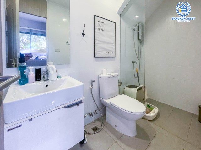 *****ทาวน์โฮมมือสองกรุงเทพมหานคร ม.วิลลาอัลเบลโล่ กรุงเทพ-กรีฑา #หลังมุม เนื้อที่กว้างถึง 72 ตร.ว. ฟังก์ชัน 3 ห้องนอน 3 ห้องน้ำ สามารถจอดรถได้ 4 คัน ทาวน์โฮมที่เหมือนได้บ้านเดี่ยว บนทำเลเยี่ยม ติด ถ.กรุงเทพกรีฑา เชื่อมต่อ ถ.ศรีนครินทร์-ร่มเกล้า